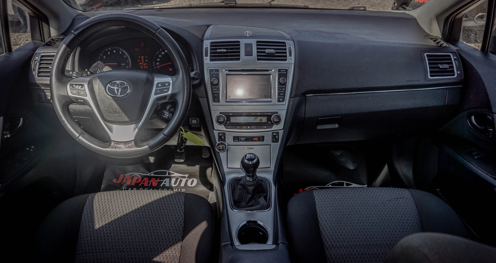 Toyota Avensis 1.8 бензин ТОП!!! С ГАРАНЦИЯ! , снимка 10 - Автомобили и джипове - 55687987