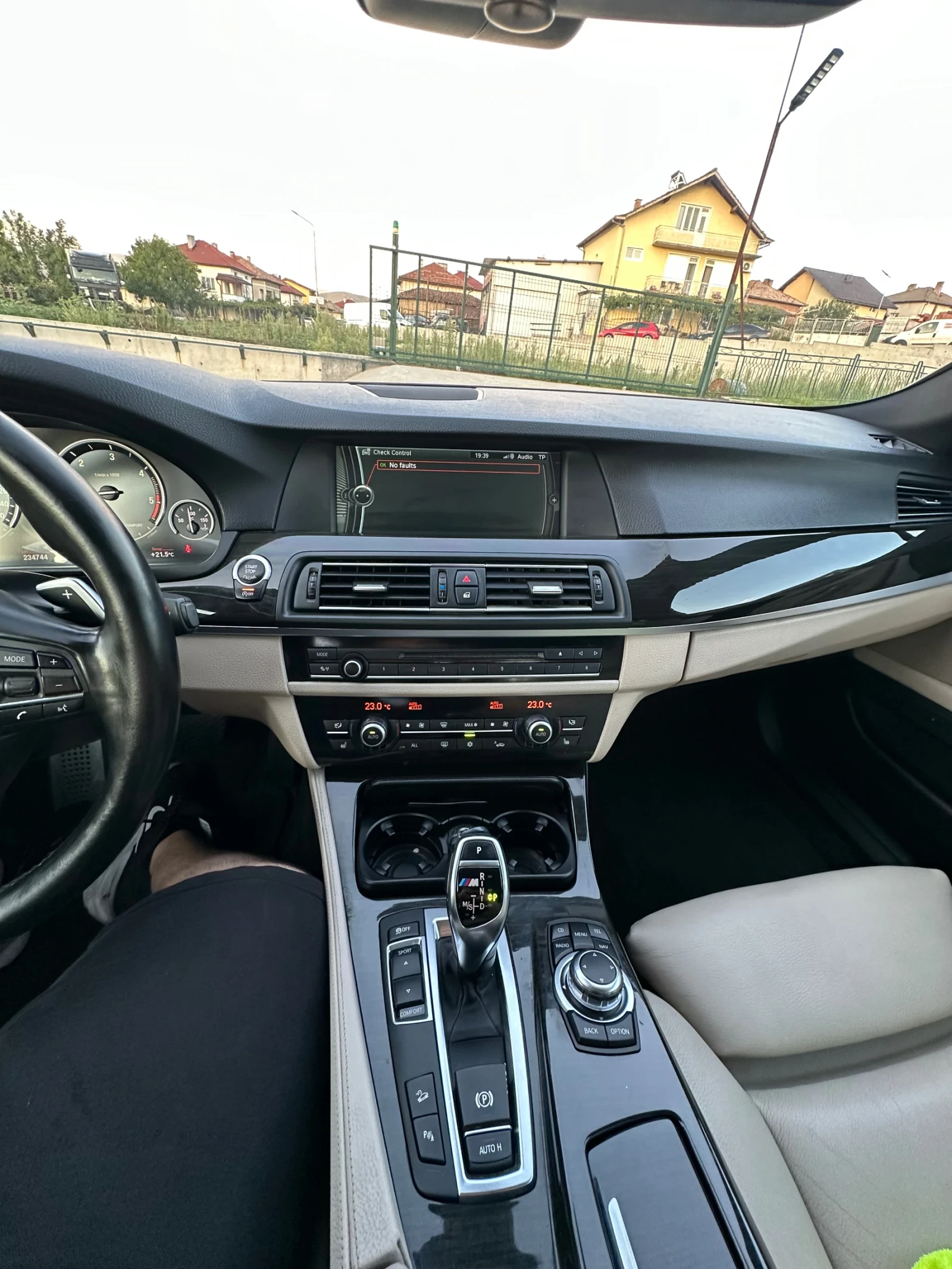 BMW 530 X-drive, Head up, Lane asist, Distronic, EDC, снимка 16 - Автомобили и джипове - 55839140