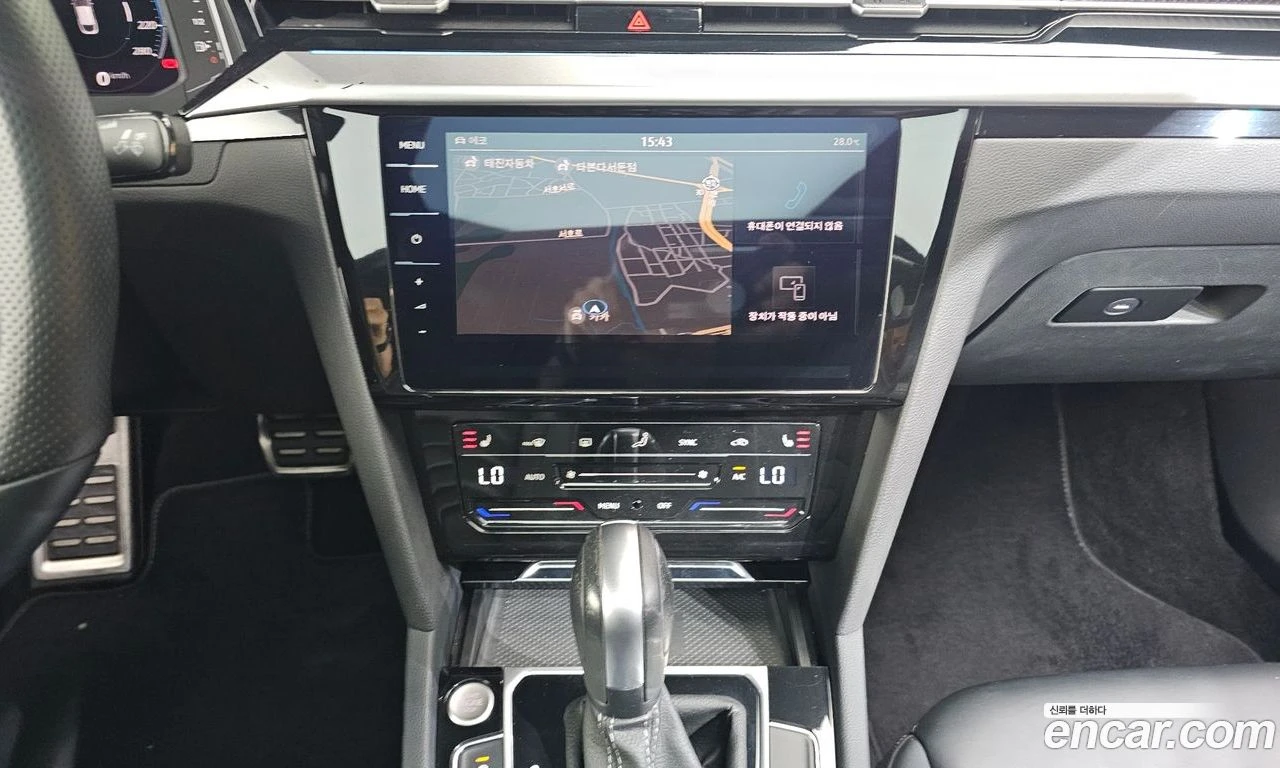 VW Arteon R-Line* Подгрев* Harman* 360* HUD* Масаж* М.Точка*, снимка 11 - Автомобили и джипове - 56044021