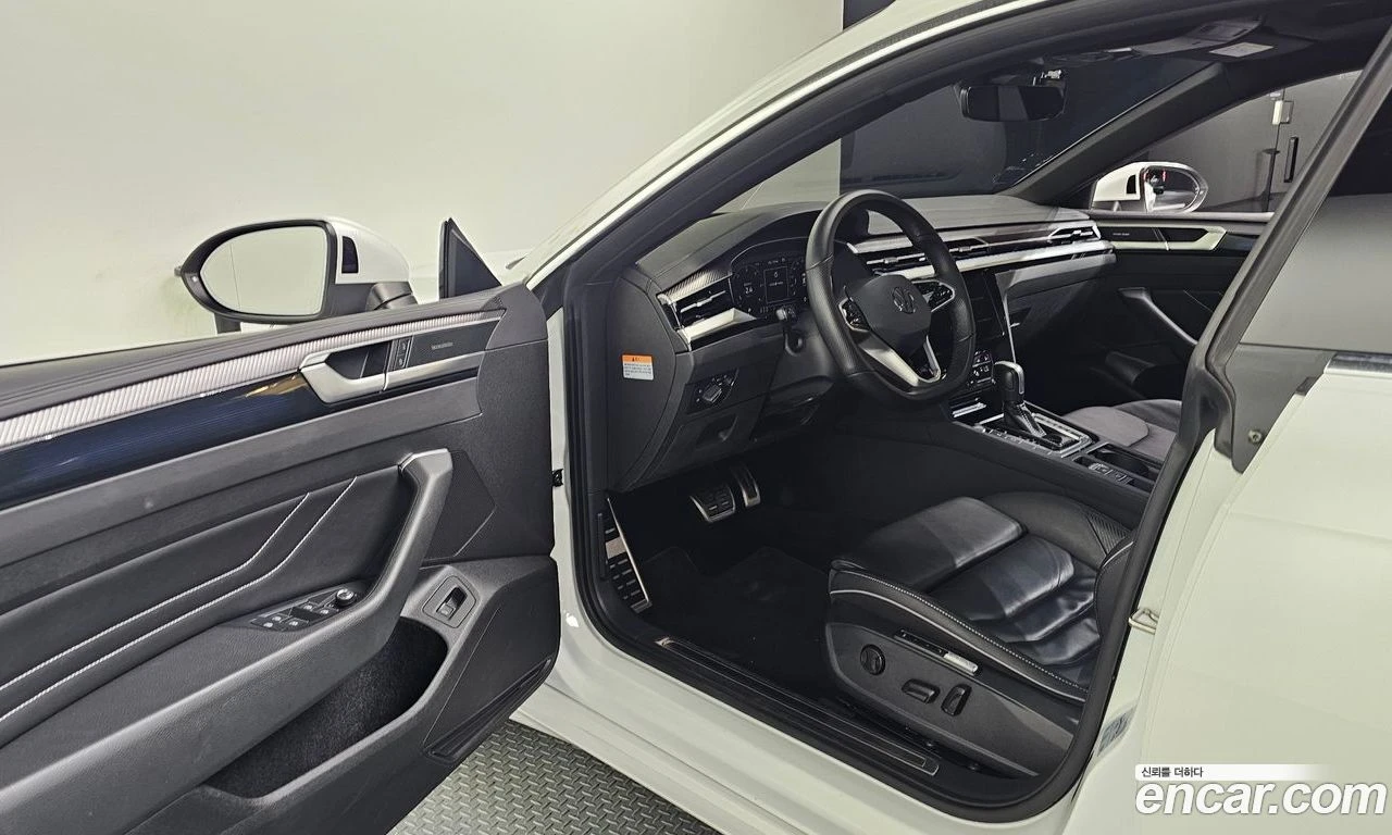 VW Arteon R-Line* Подгрев* Harman* 360* HUD* Масаж* М.Точка*, снимка 10 - Автомобили и джипове - 56044021