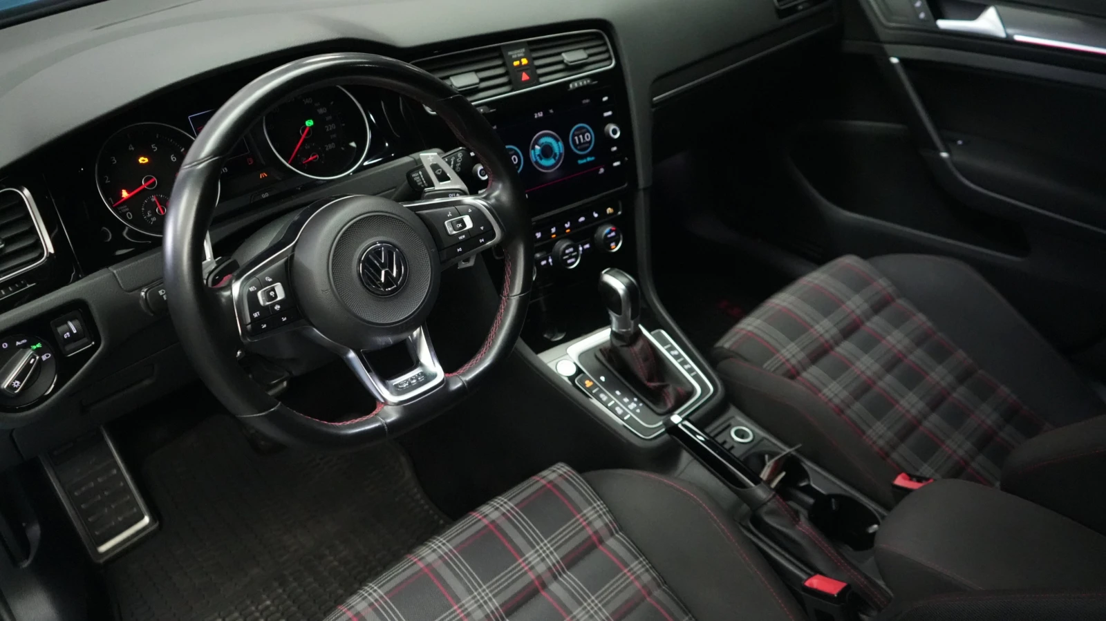 VW Golf GTI, снимка 9 - Автомобили и джипове - 56062189