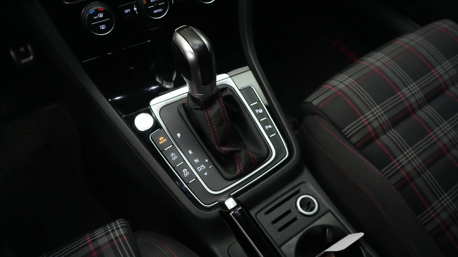 VW Golf GTI, снимка 16 - Автомобили и джипове - 56062189