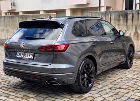 VW Touareg V8 R-Line 4.0TDI Black Optic Наличен, снимка 4