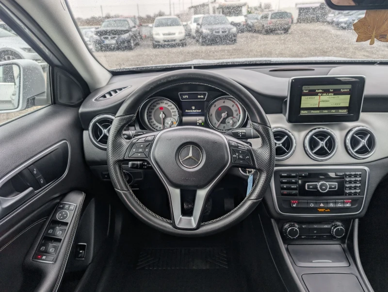 Mercedes-Benz GLA 220 LED* Подгрев* EURO6B, снимка 9 - Автомобили и джипове - 48472069