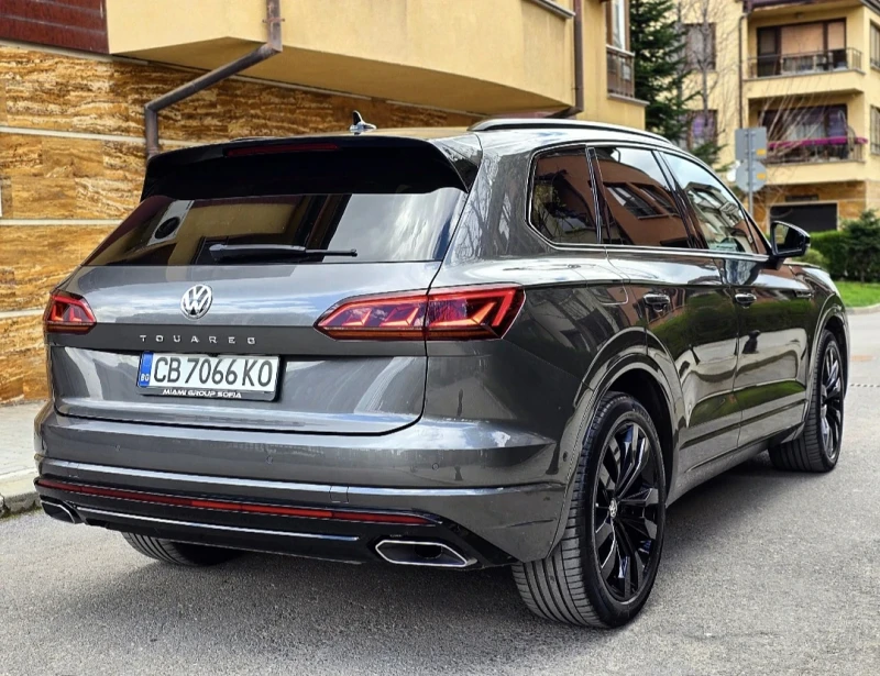 VW Touareg V8 R-Line 4.0TDI Black Optic , снимка 6 - Автомобили и джипове - 51511049