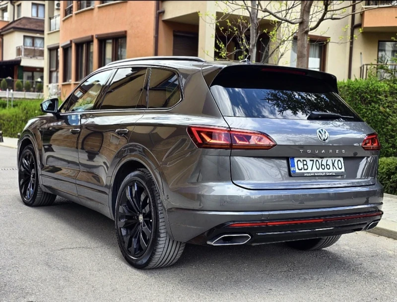 VW Touareg V8 R-Line 4.0TDI Black Optic , снимка 5 - Автомобили и джипове - 51511049