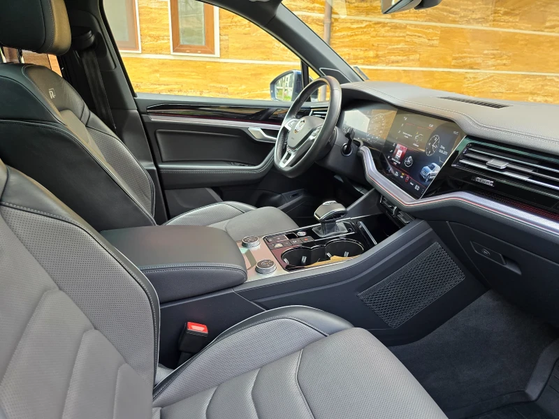 VW Touareg V8 R-Line 4.0TDI Black Optic , снимка 9 - Автомобили и джипове - 51511049