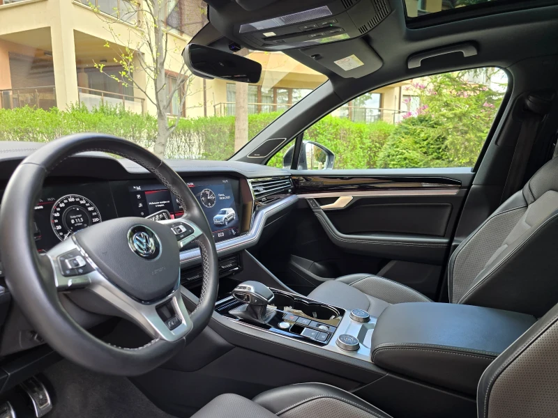 VW Touareg V8 R-Line 4.0TDI Black Optic , снимка 8 - Автомобили и джипове - 51511049