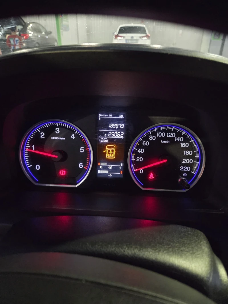 Honda Cr-v 3 gen. 2.2 i-ctdi, Navi страхотно запазена, снимка 8 - Автомобили и джипове - 52112357