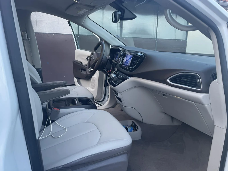 Chrysler Pacifica 3, 6L Pentastar , снимка 13 - Автомобили и джипове - 52448971