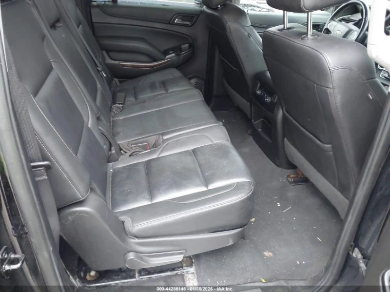 Chevrolet Suburban 5.3L V-8 DI, VVT, 355HP 4X4 Drive, снимка 13 - Автомобили и джипове - 53342860