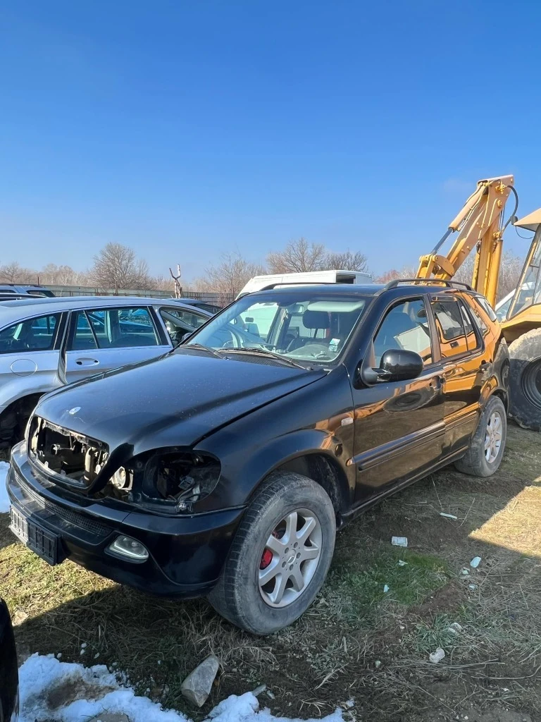 Mercedes-Benz ML 270, снимка 4 - Автомобили и джипове - 49026889