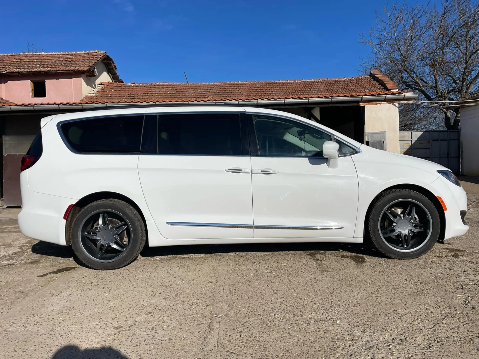 Chrysler Pacifica 3, 6L Pentastar  - изображение 4