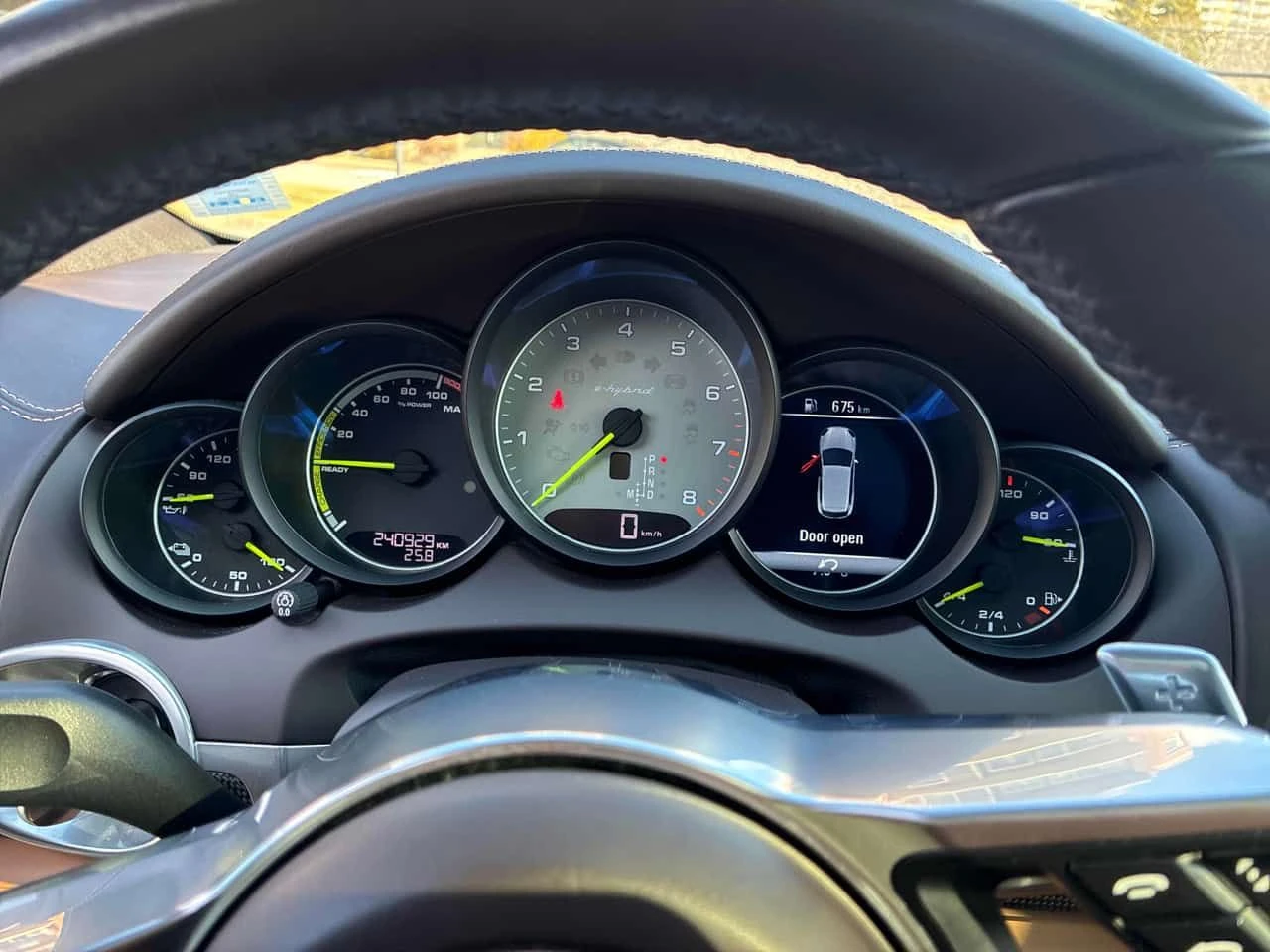 Porsche Cayenne S E HYBRID * ПОДГРЕВ* ПБДУХВАНЕ* ПАНОРАМА* КАМЕРА*, снимка 8 - Автомобили и джипове - 53952604