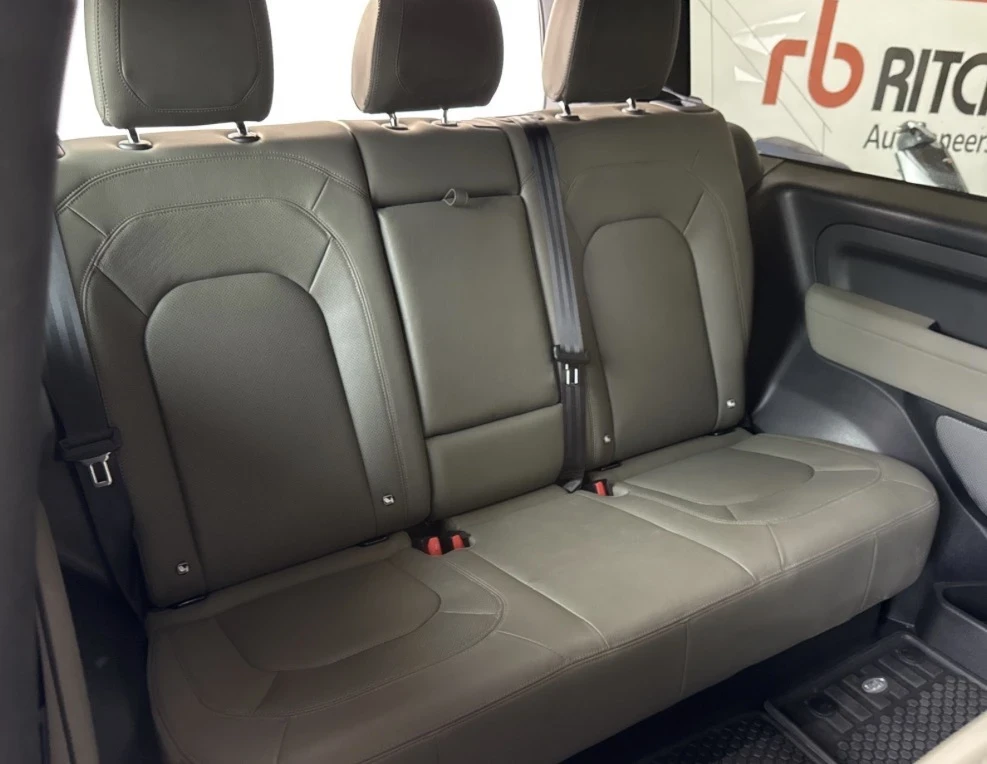 Land Rover Defender 90 3.0 D, снимка 9 - Автомобили и джипове - 54048607