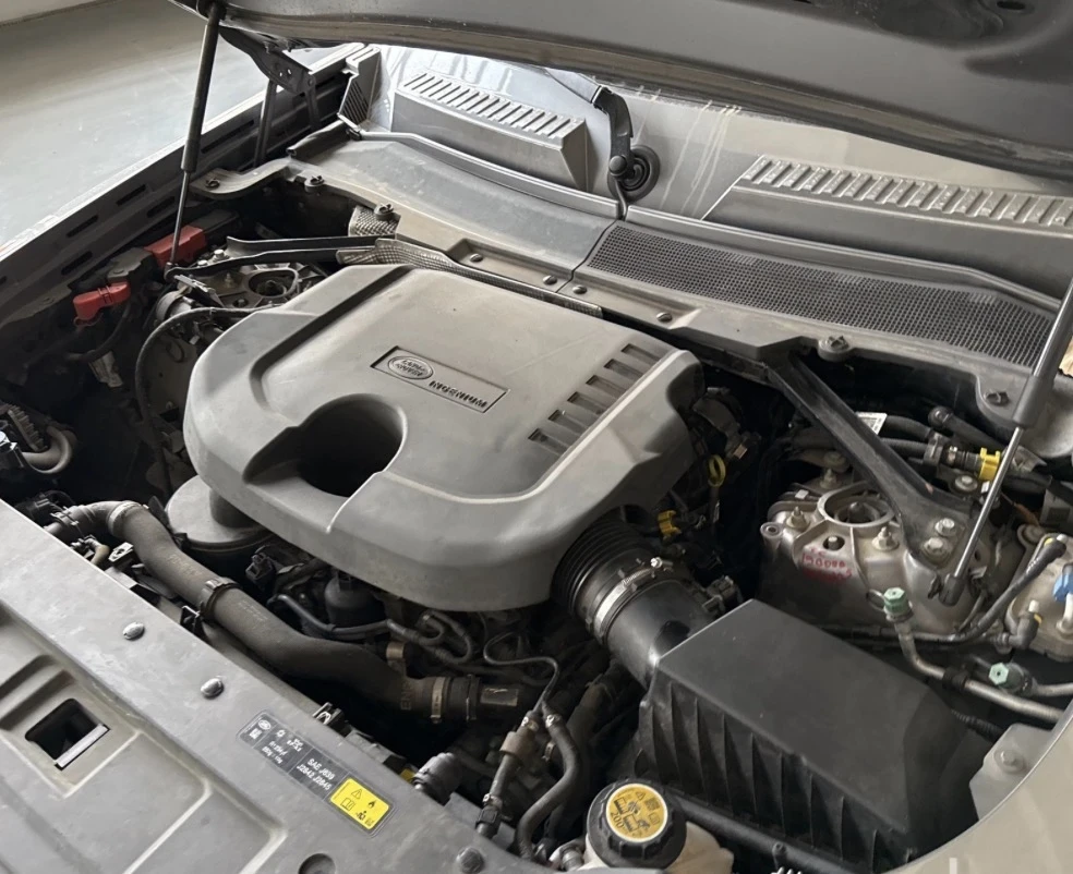 Land Rover Defender 90 3.0 D, снимка 11 - Автомобили и джипове - 54048607