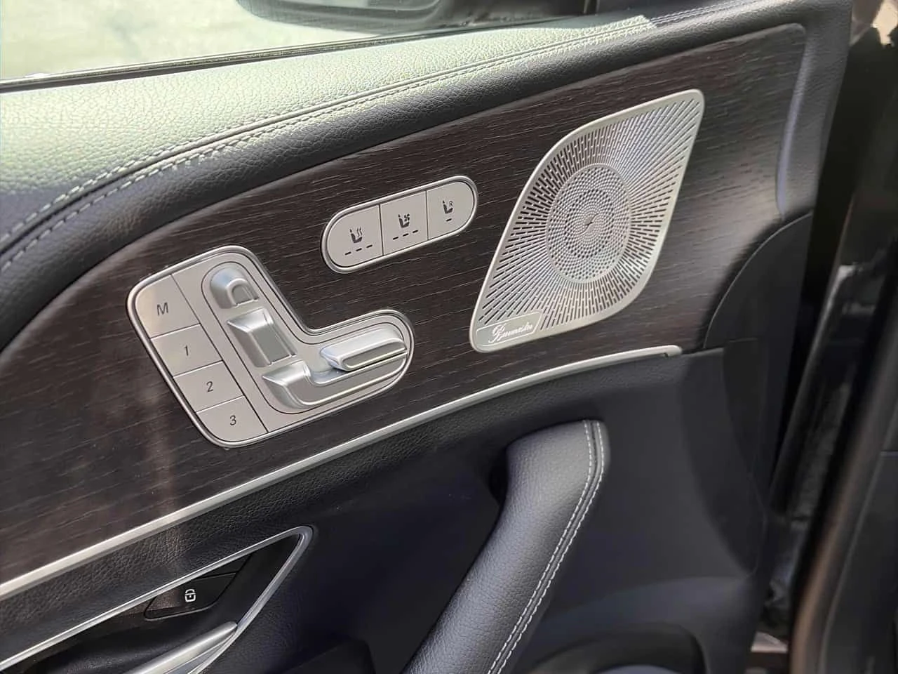 Mercedes-Benz GLE 350 4MATIC SUV/HUD/ПАНОРАМА/360/ОБДУХВАНЕ, снимка 12 - Автомобили и джипове - 54161133