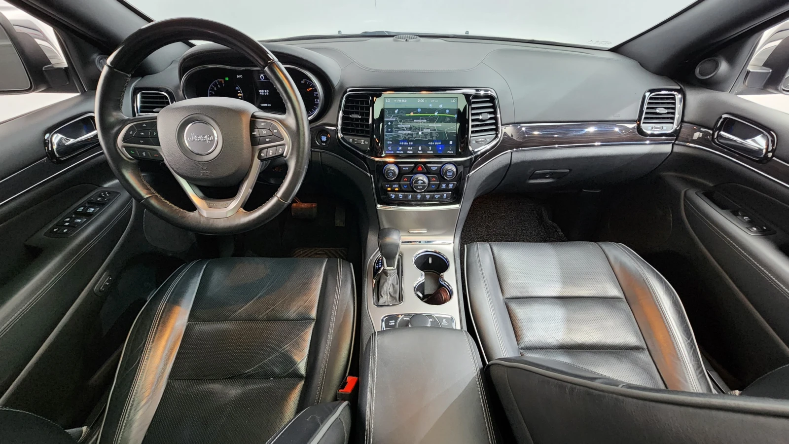 Jeep Grand cherokee OVERLAND, снимка 6 - Автомобили и джипове - 54566632