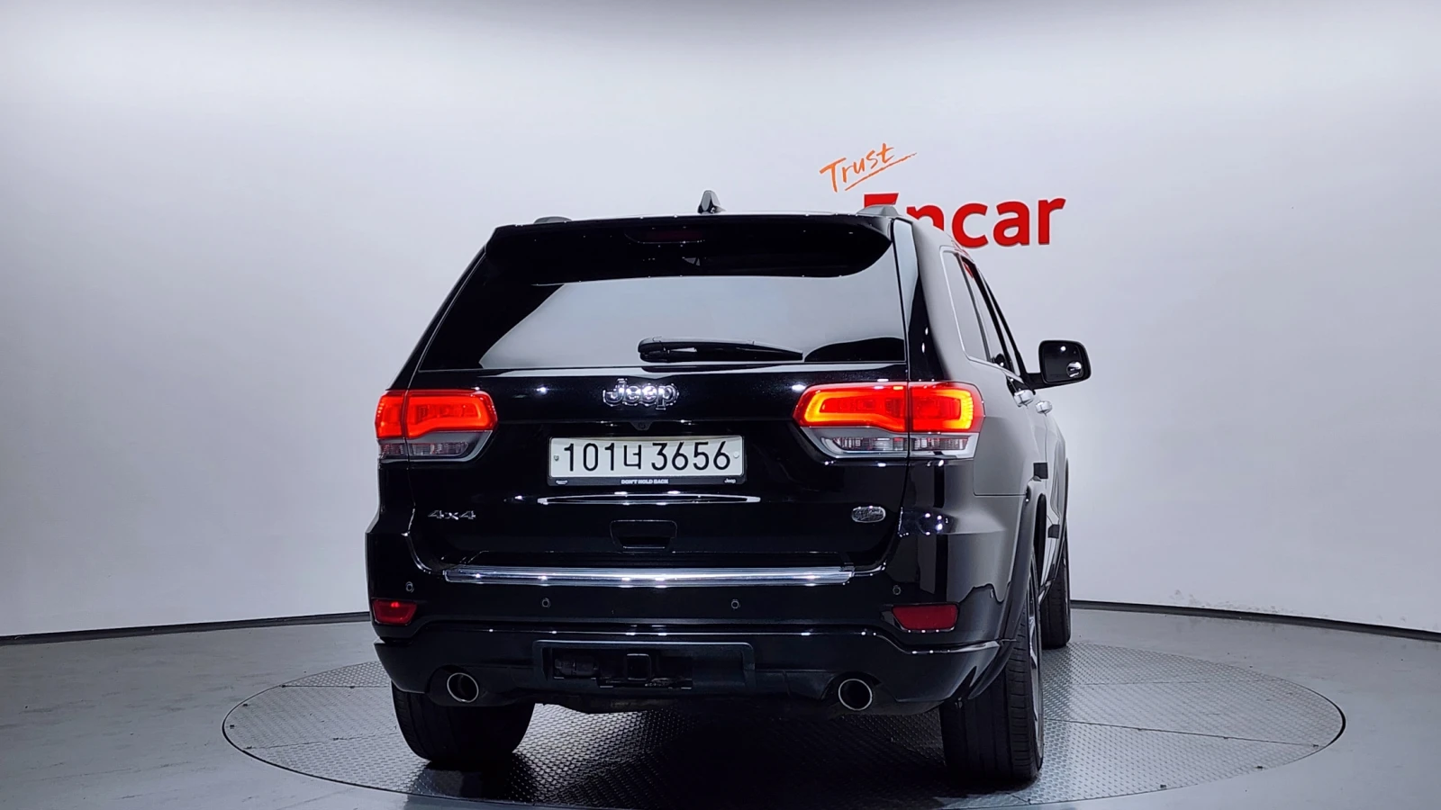 Jeep Grand cherokee OVERLAND, снимка 4 - Автомобили и джипове - 54566632