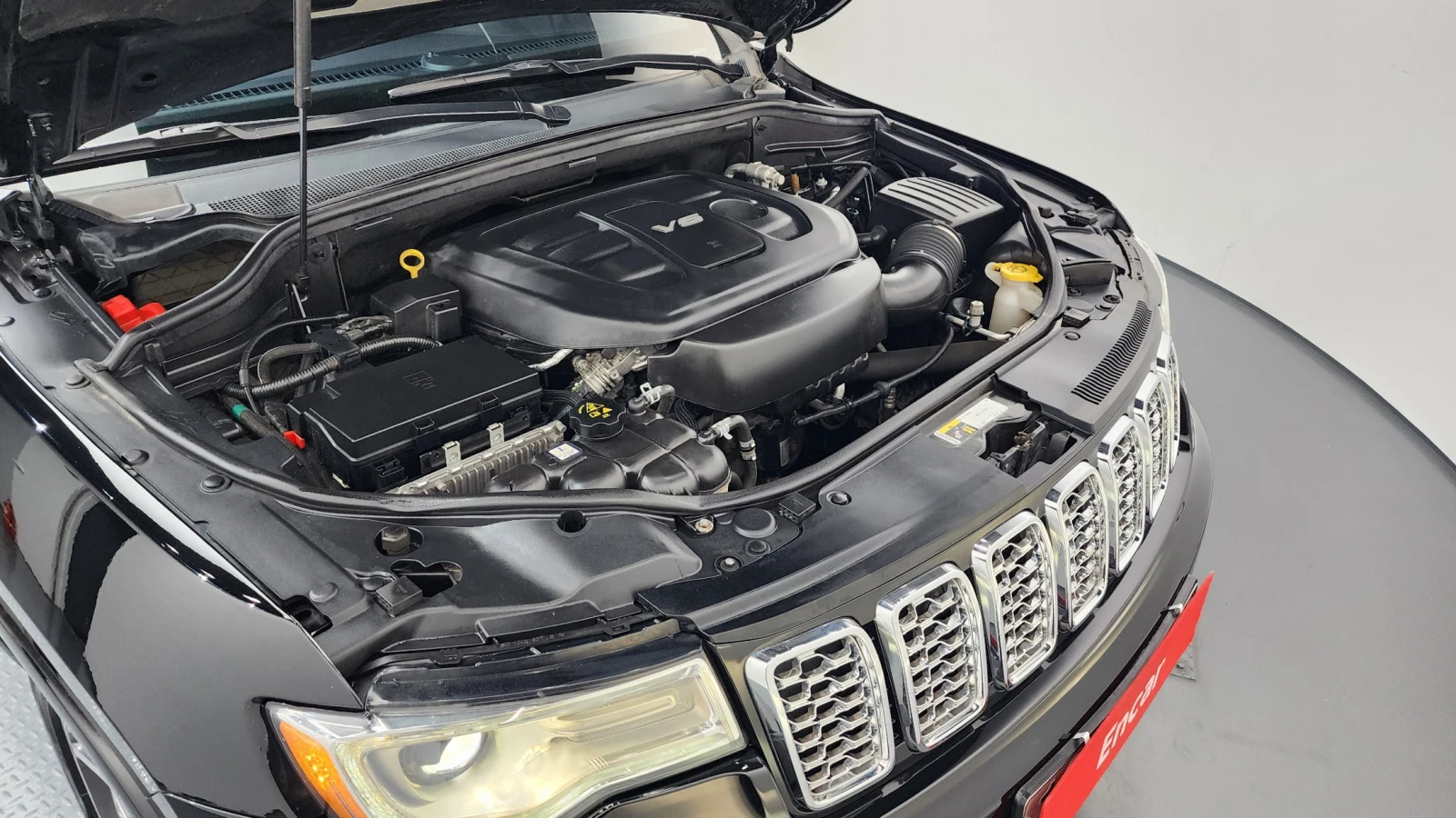 Jeep Grand cherokee OVERLAND, снимка 14 - Автомобили и джипове - 54566632