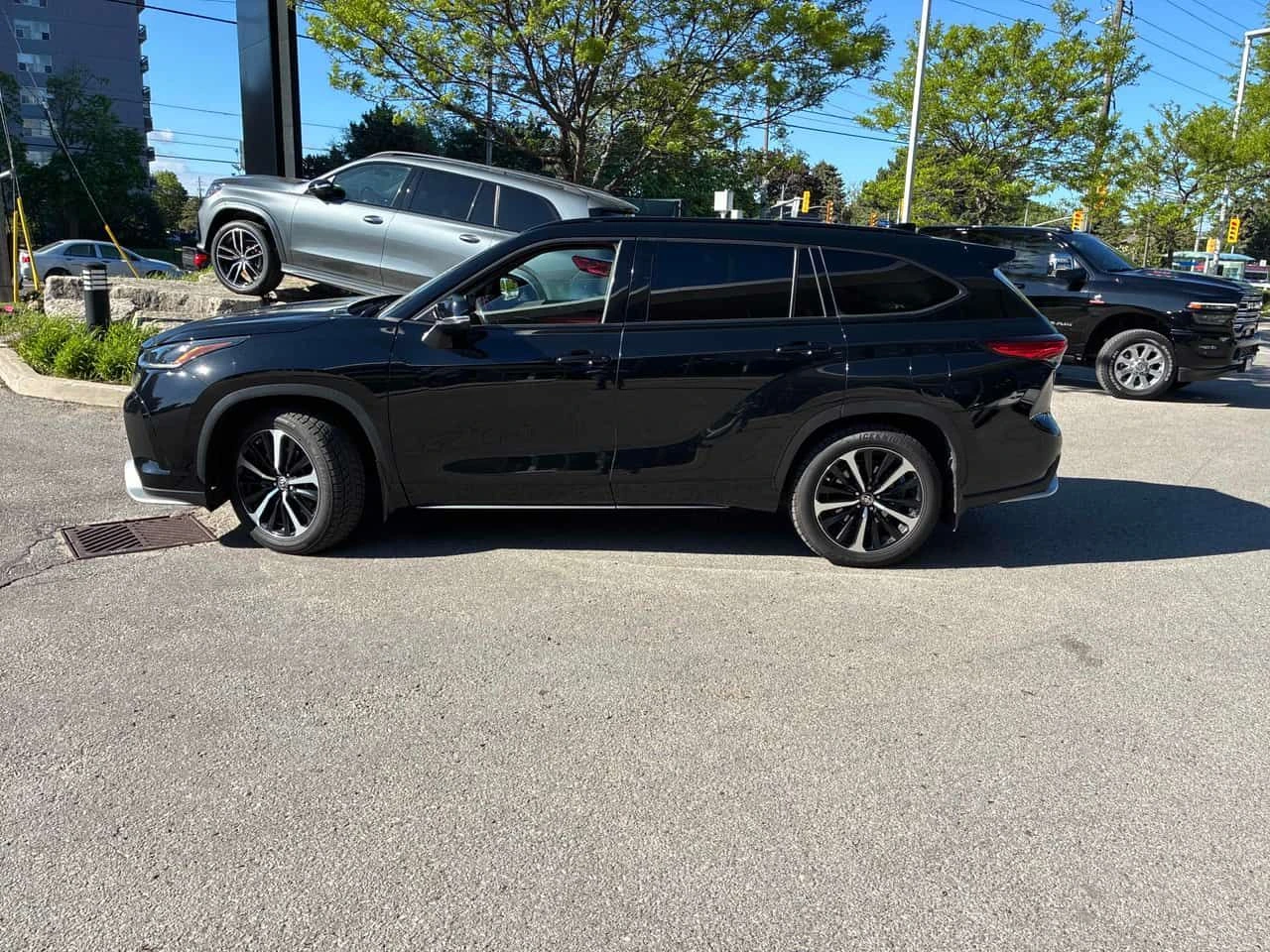 Toyota Highlander | XSE | ПОДГРЕВ | DISTRONIC | CARFAX | , снимка 2 - Автомобили и джипове - 54713392