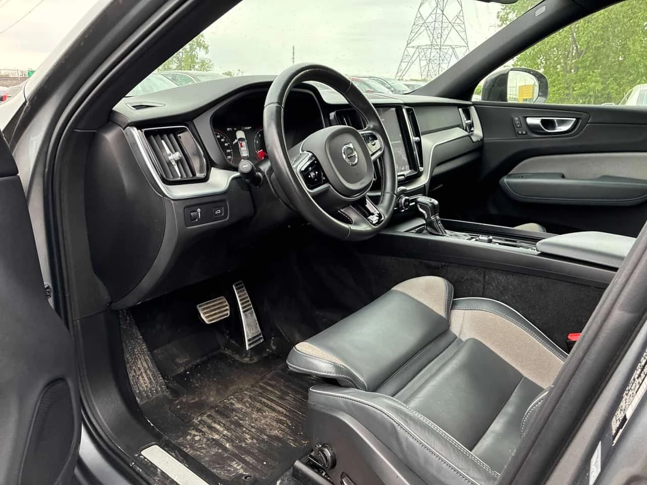 Volvo XC60 * R Design * АВТОКРЕДИТ БЕЗ ПЪРВОНАЧАЛНА ВНОСКА* , снимка 5 - Автомобили и джипове - 55442239