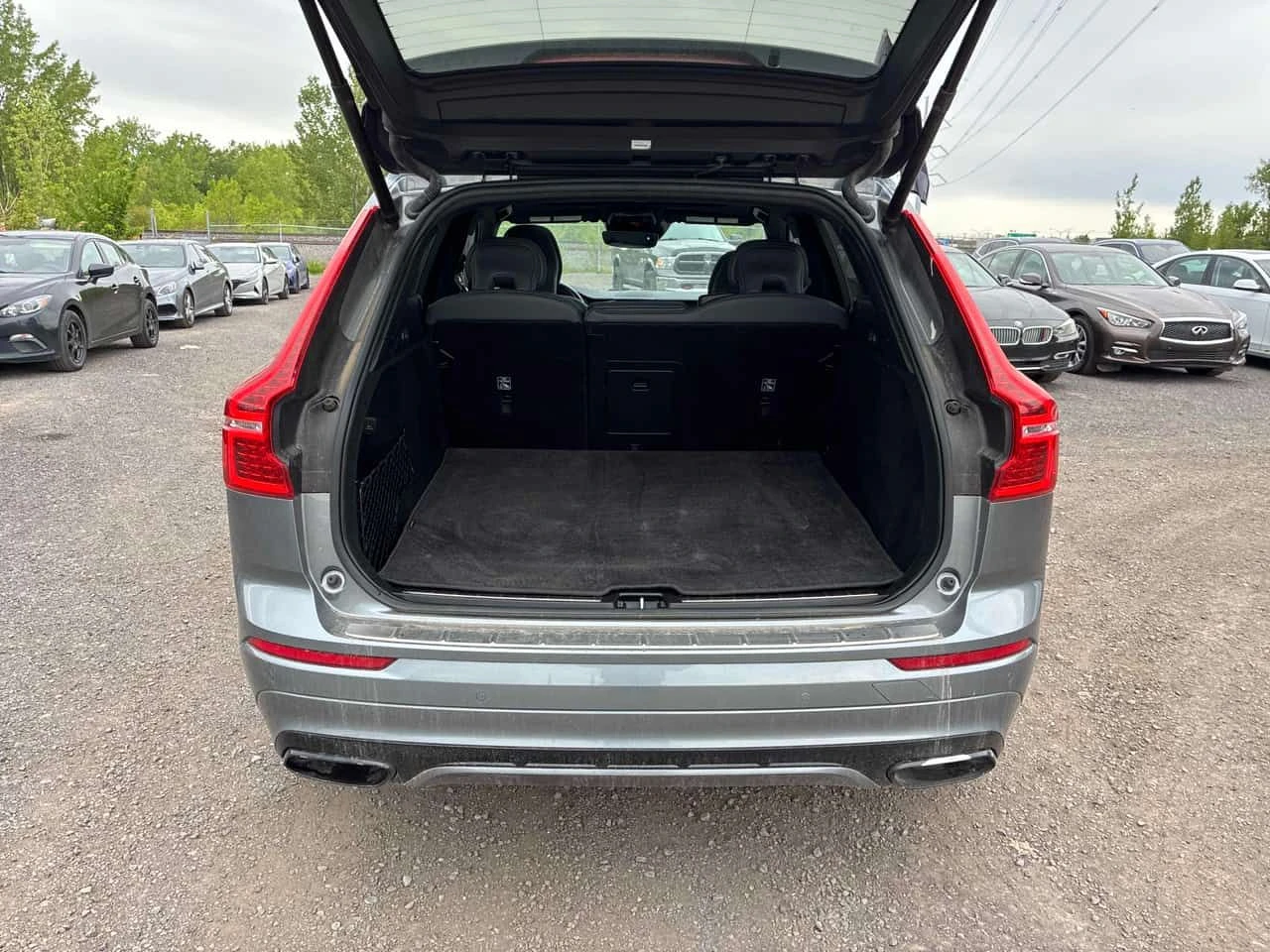 Volvo XC60 * R Design * АВТОКРЕДИТ БЕЗ ПЪРВОНАЧАЛНА ВНОСКА* , снимка 14 - Автомобили и джипове - 55442239