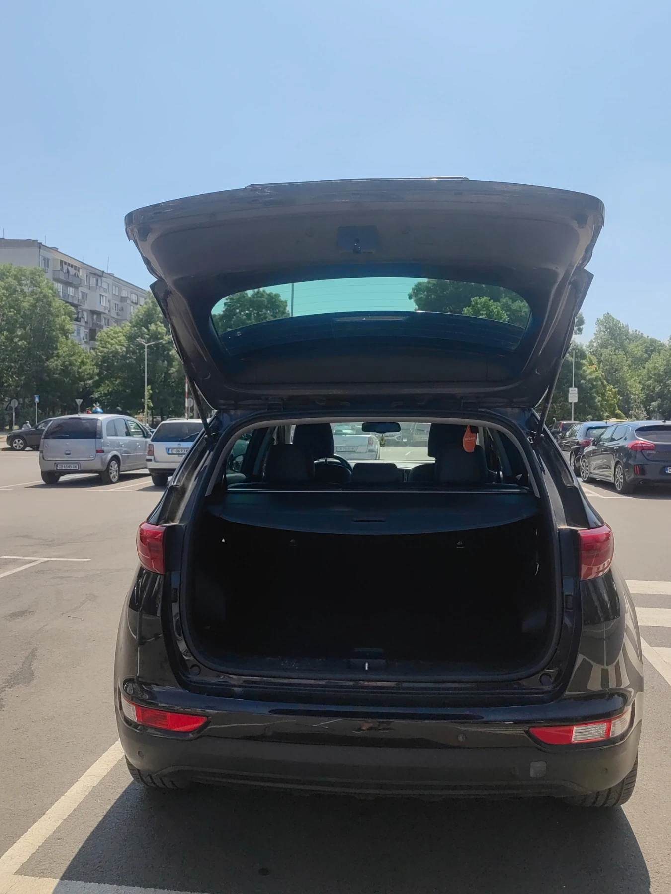 Kia Sportage, снимка 8 - Автомобили и джипове - 55496630