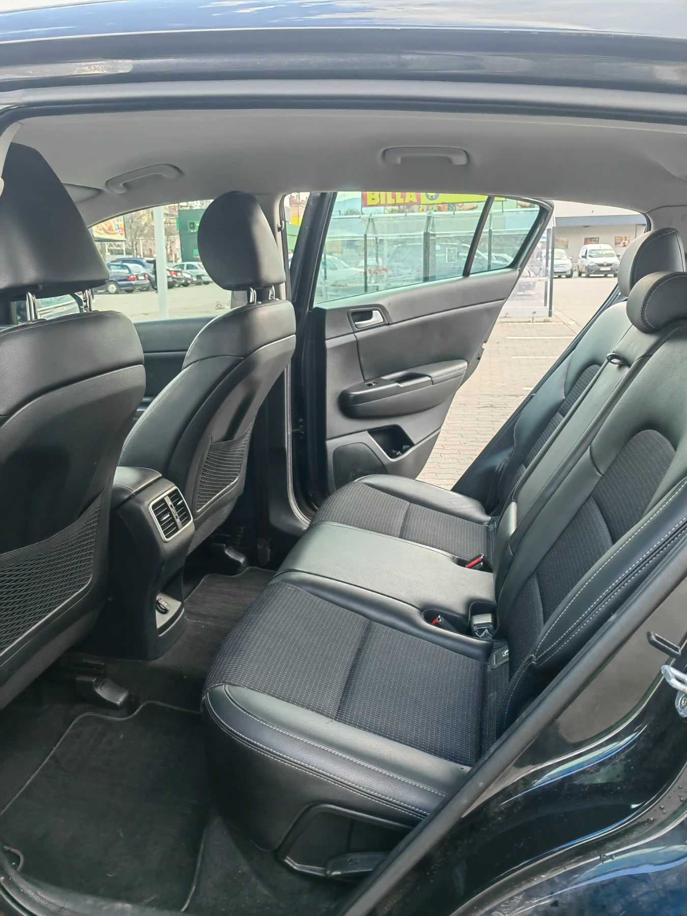 Kia Sportage, снимка 9 - Автомобили и джипове - 55496630