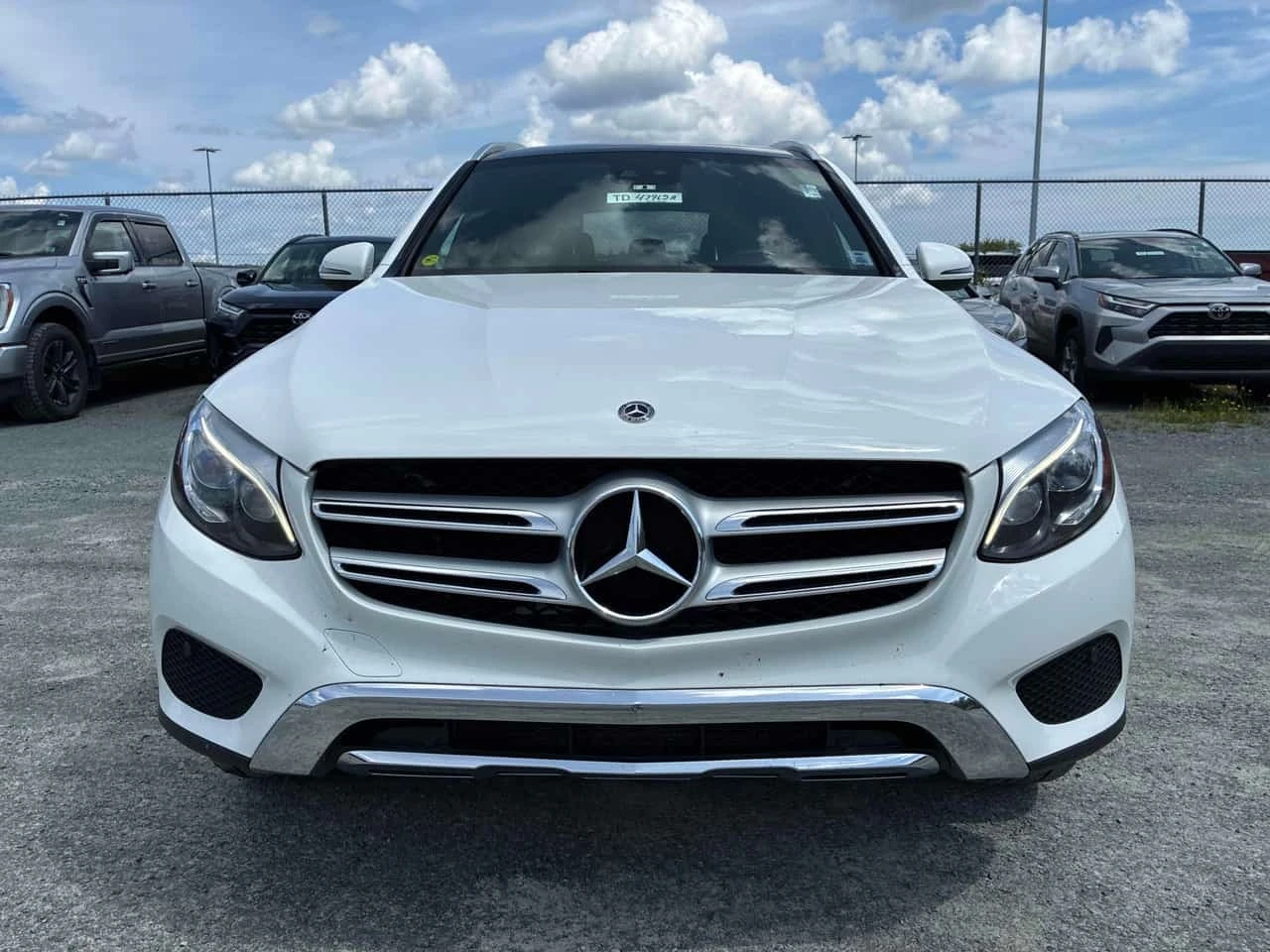 Mercedes-Benz GLC 300 4MATIC * ГЛАВНО ПРЕДСТАВИТЕЛСТВО НА TOYOTA* , снимка 2 - Автомобили и джипове - 55768662
