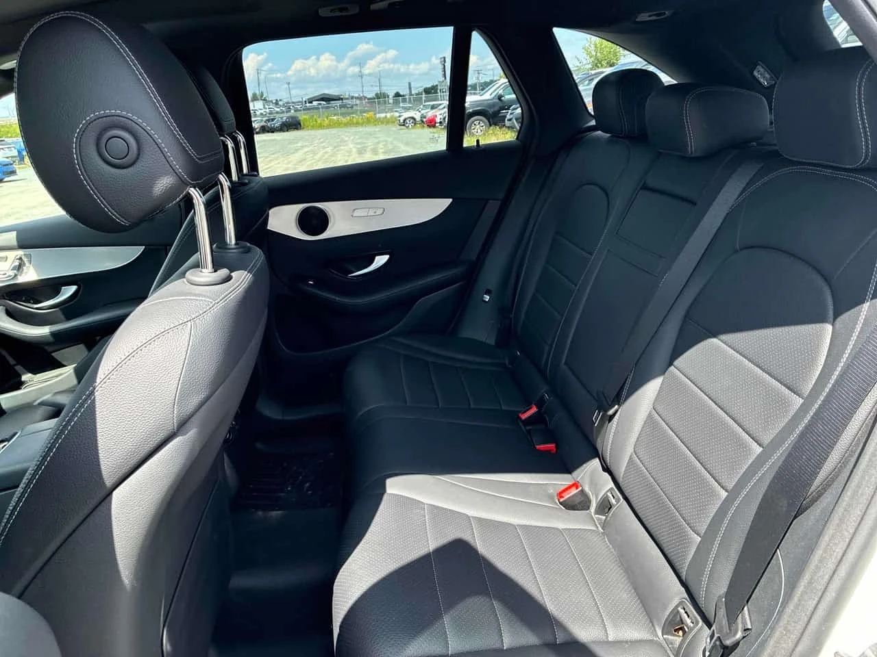 Mercedes-Benz GLC 300 4MATIC * ГЛАВНО ПРЕДСТАВИТЕЛСТВО НА TOYOTA* , снимка 13 - Автомобили и джипове - 55768662