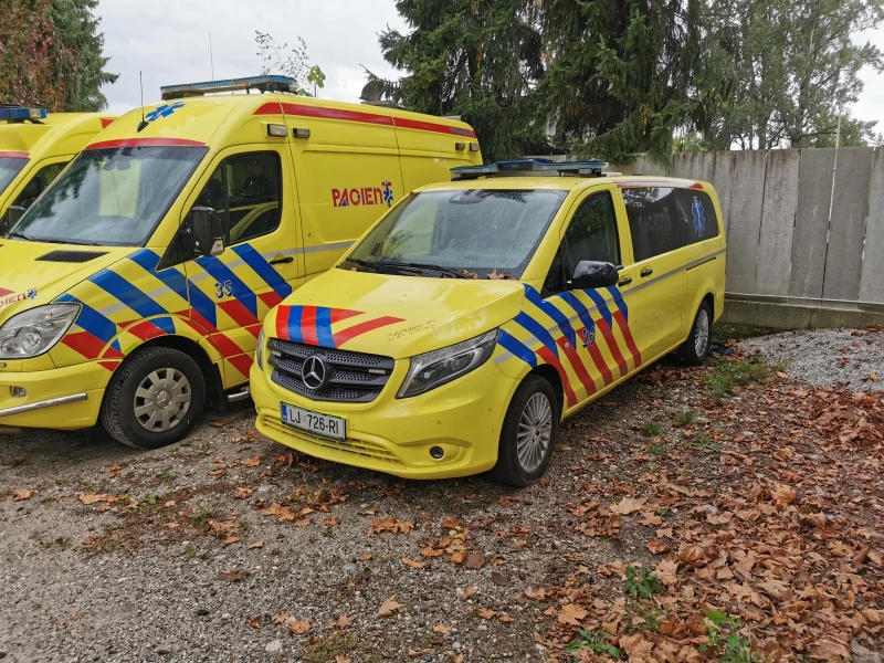 Mercedes-Benz Vito ЛИНЕЙКА 4Х4, снимка 16 - Бусове и автобуси - 47755638