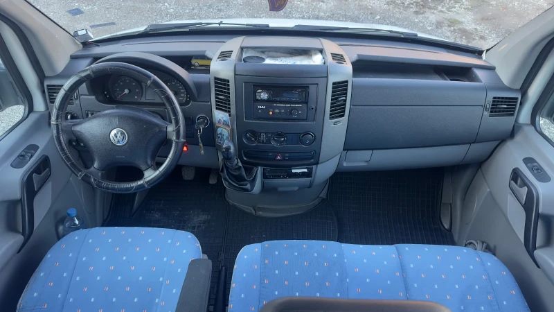 VW Crafter 2.5TDI, снимка 9 - Бусове и автобуси - 48538445