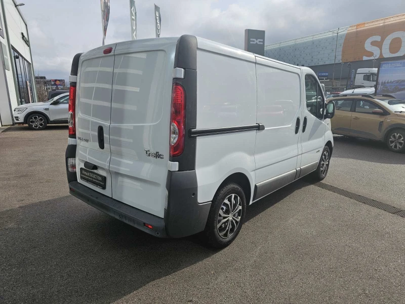 Renault Trafic 2.0 dCi 115 hp, снимка 5 - Бусове и автобуси - 53344709