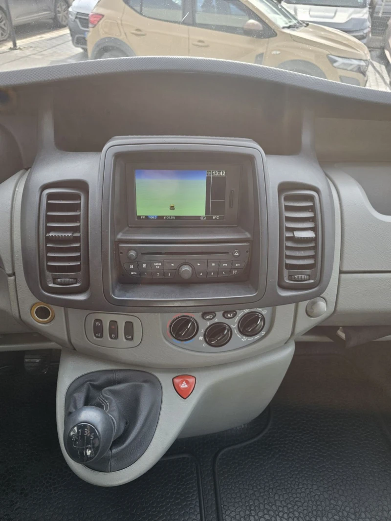 Renault Trafic 2.0 dCi 115 hp, снимка 9 - Бусове и автобуси - 53344709