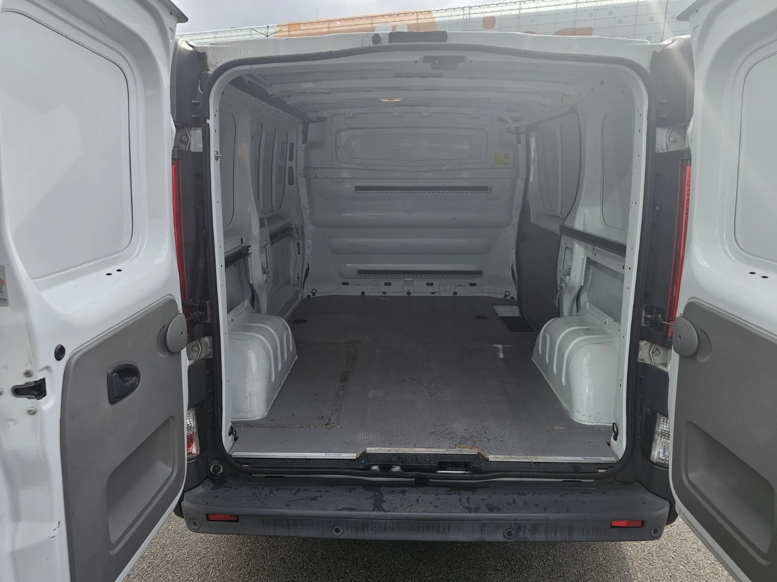 Renault Trafic 2.0 dCi 115 hp | Mobile.bg � ����������� 13