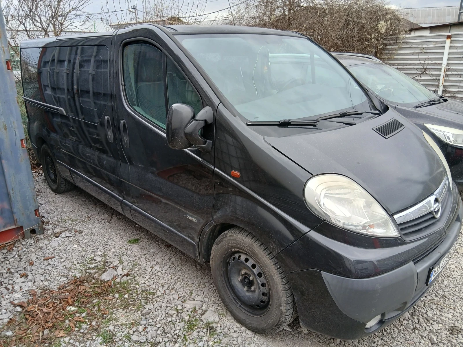Opel Vivaro 2.5cdi, снимка 7 - Бусове и автобуси - 53733499