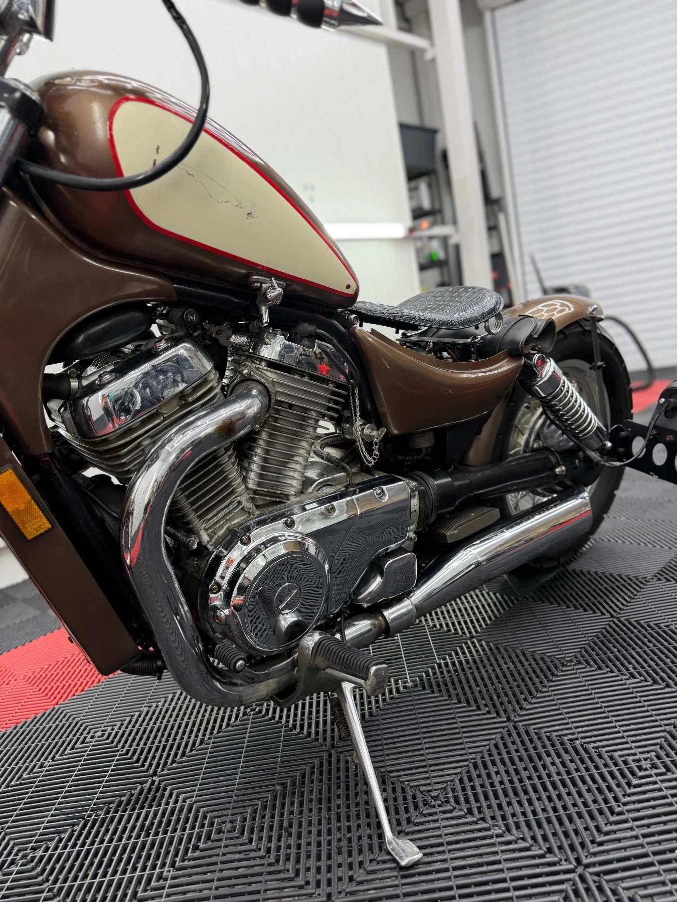 Suzuki Intruder 750 Custom Bobber - изображение 4