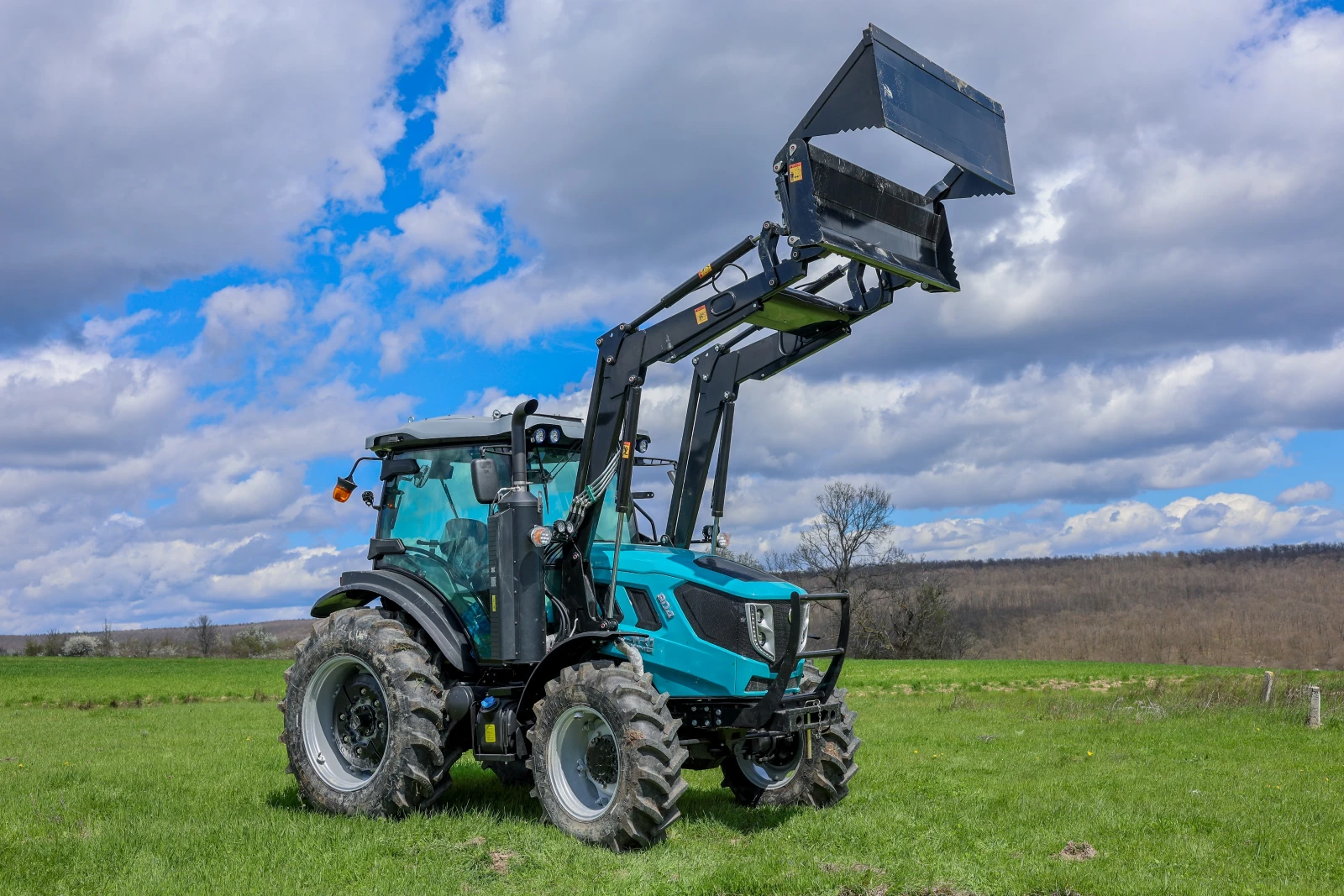 Трактор AGT AGRI TRACKING 904 ГАРАНЦИЯ