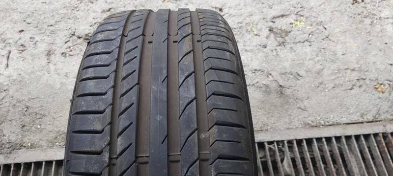 Гуми Летни 225/40R18, снимка 1 - Гуми и джанти - 33439074