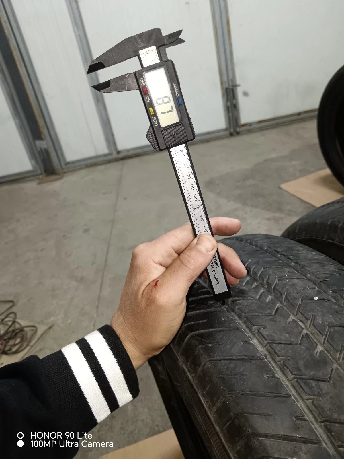 Гуми Летни 215/65R16, снимка 5 - Гуми и джанти - 54486892