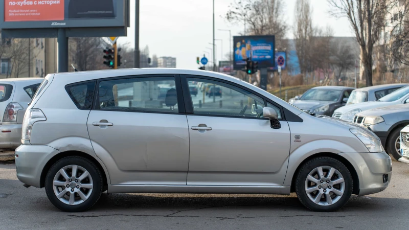 Toyota Corolla verso, снимка 4 - Автомобили и джипове - 49117894