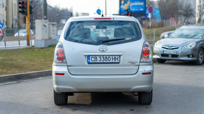 Toyota Corolla verso, снимка 3 - Автомобили и джипове - 49117894