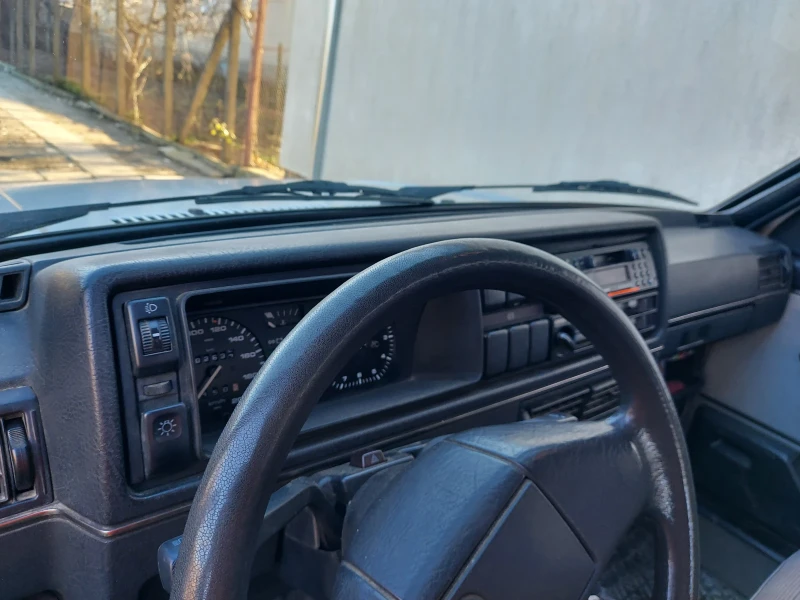 VW Jetta, снимка 9 - Автомобили и джипове - 52244390