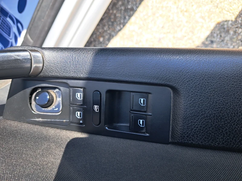 VW Passat 1, 6 tdi, снимка 10 - Автомобили и джипове - 51222137