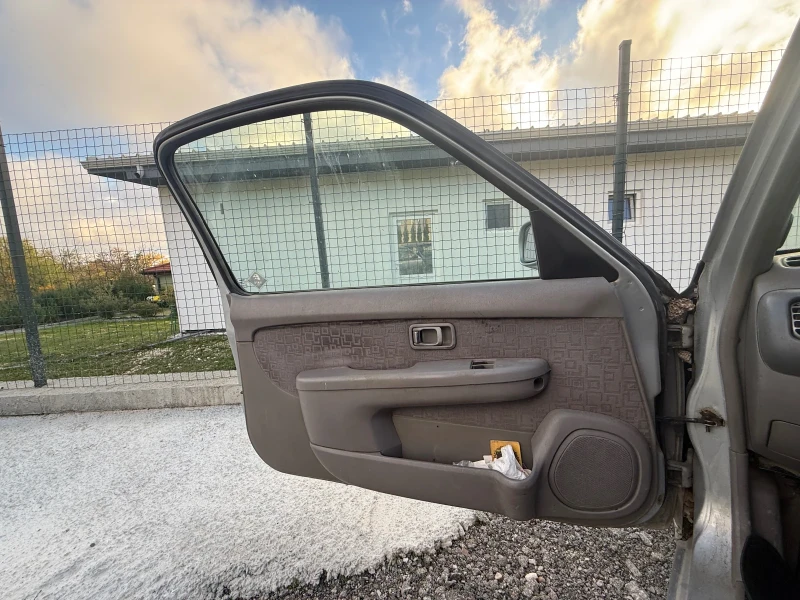 Nissan Micra 1.3, снимка 7 - Автомобили и джипове - 52490910