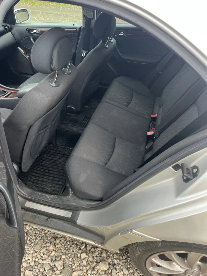 Mercedes-Benz C 220, снимка 5 - Автомобили и джипове - 52673955