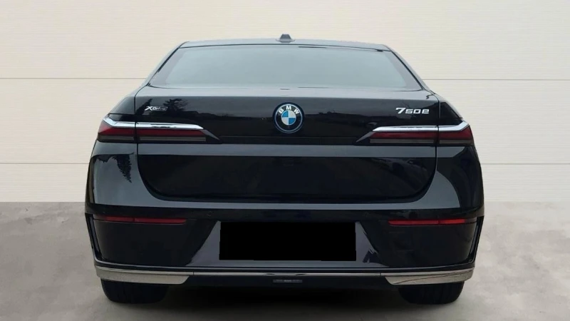 BMW 750 e xDrive, снимка 4 - Автомобили и джипове - 52799959