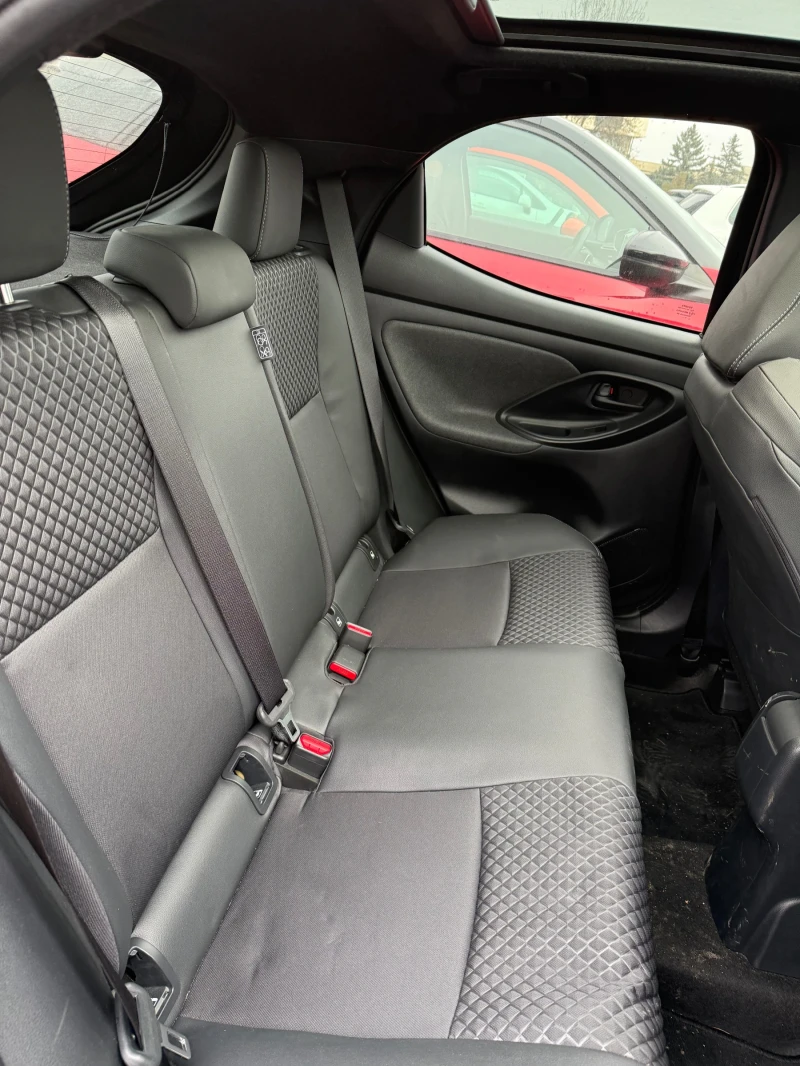 Toyota Yaris 1.5 Hybrid/Панорама/JBL, снимка 6 - Автомобили и джипове - 53260032