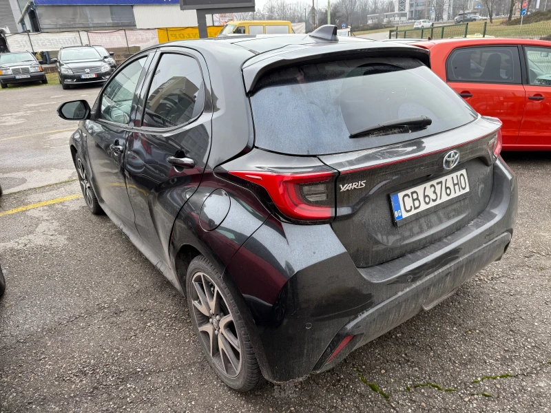Toyota Yaris 1.5 Hybrid/Панорама/JBL, снимка 4 - Автомобили и джипове - 53260032